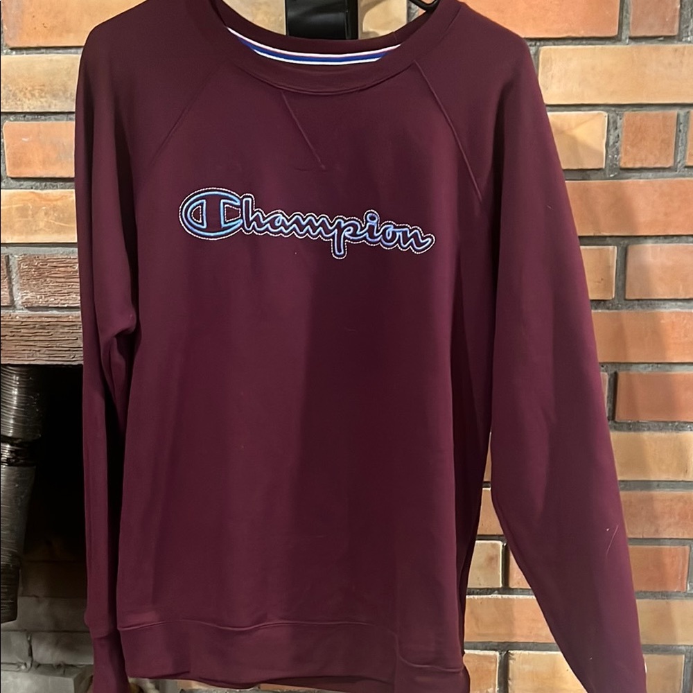 Champion Women’s Large Maroon Sweatshirt